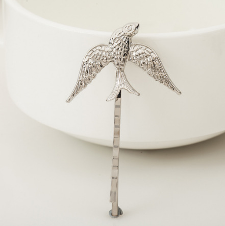 Title 6, Simple metal small animal clip with geometric s...