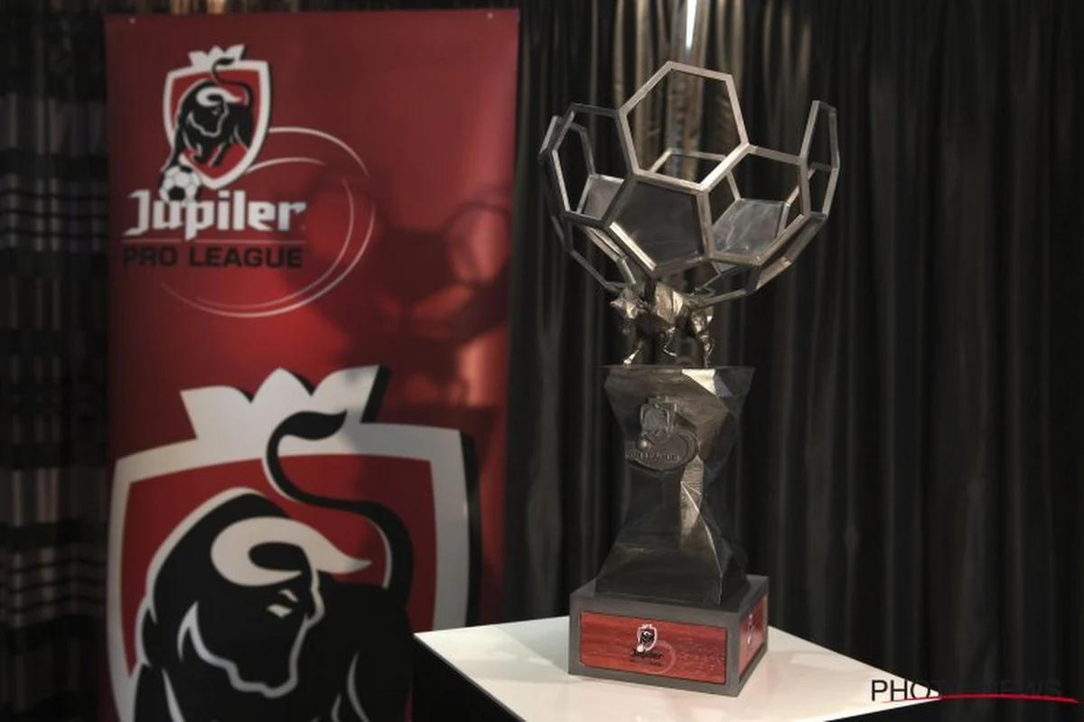 Jupiler Pro League wil rookvrije stadions: "Wanneer gaan ze hetzelfde doen voor bier? Dat kan minstens even schadelijk zijn ..."