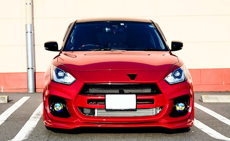 スイフトスポーツのいつもいいね＆コメントありがとうございます・4月もよろしくお願いします・グリル大百科・過去写真にて失礼します。に関するカスタム事例の投稿画像1枚目