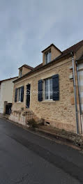 maison à Saint-Amand-Montrond (18)