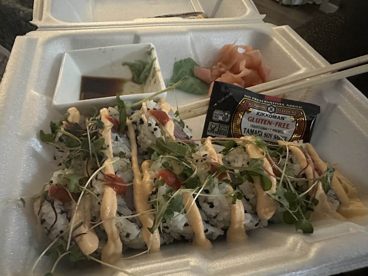 Spicy Tuna Roll with GF Soy Sauce Packet