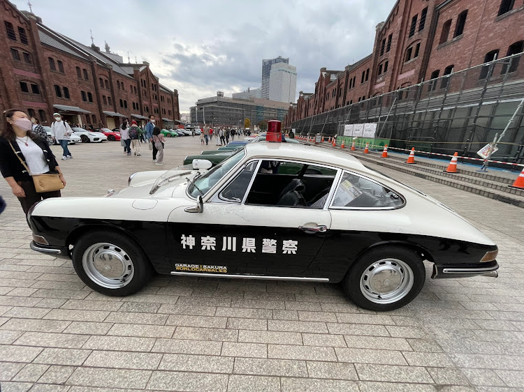カイエンの赤レンガ倉庫・ポルシェのイベント・雨降ってきて帰りましたに関するカスタム事例の投稿画像2枚目