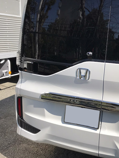 ホンダ ステップワゴンスパーダを華麗にカスタム By グノスパ 19 02 27 リアワイパーとエンブレム外してスッキリ ナンバー灯 バックランプ ウィンカー交換 Cartune