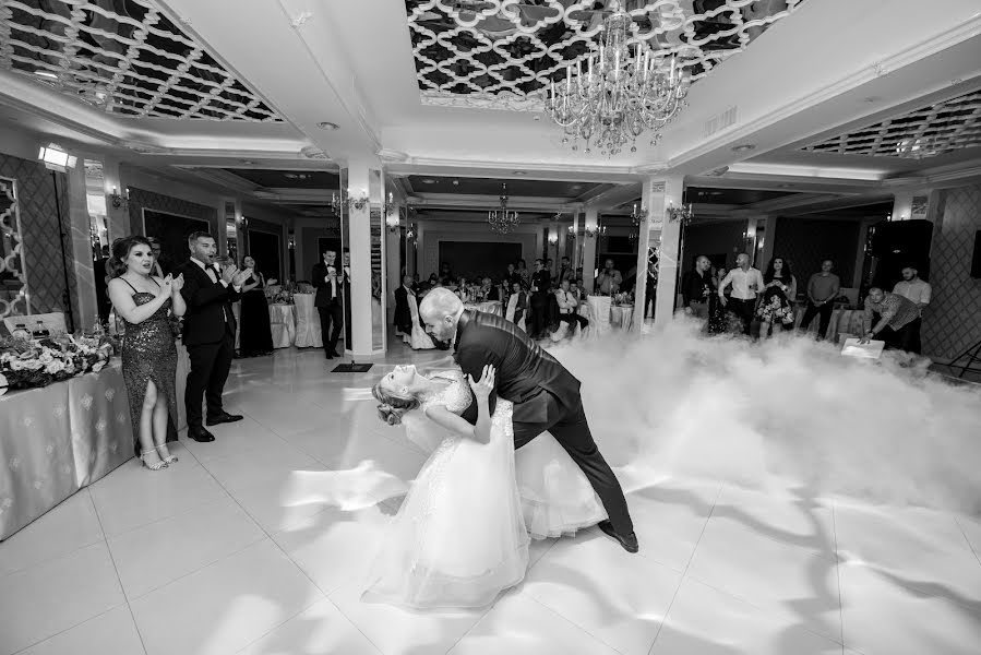 Fotografo di matrimoni Robert Cirstea (robertcirstea). Foto del 14 settembre 2020