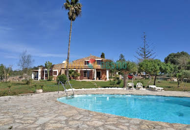 Maison avec piscine et terrasse 4