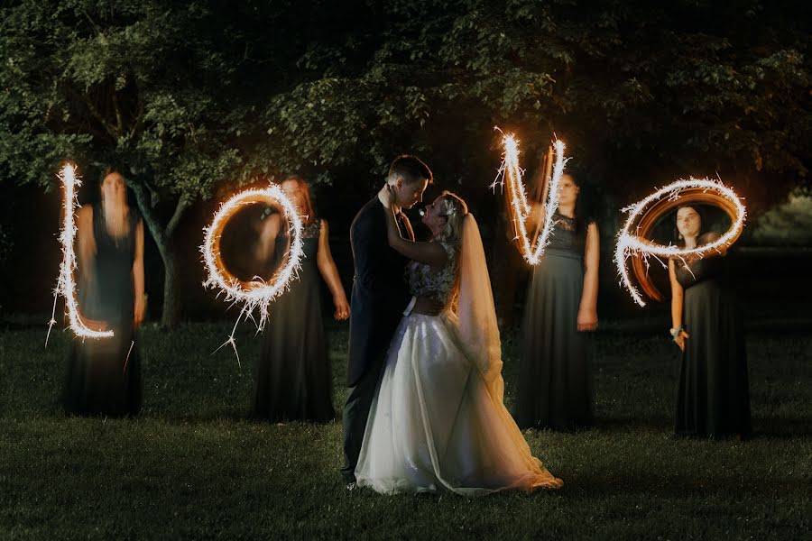 Fotógrafo de casamento Tomáš Dananai (tomasdananai). Foto de 19 de fevereiro