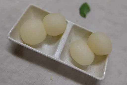 Desi Rasgulla [Small]