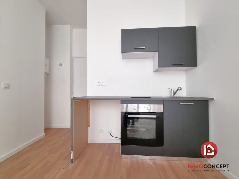 Location  appartement 1 pièce 30 m² à Bagnols-sur-ceze (30200), 380 €