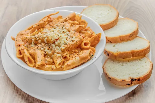 Mixed Sauce Pasta With Garlic Bread