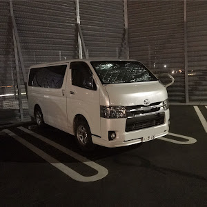 ハイエースバン TRH200V