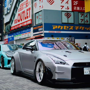 NISSAN GT-R