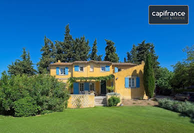 Maison avec piscine et terrasse 1