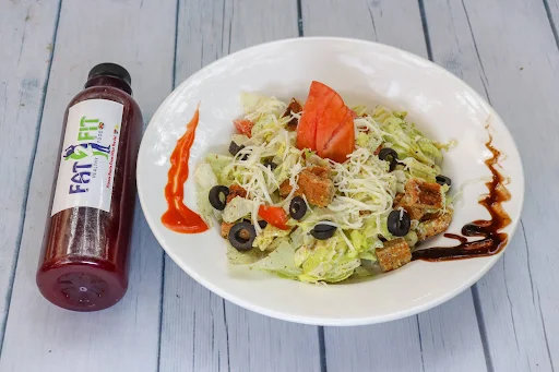 Caesar Chicken Salad With Pulpy Grape Juice