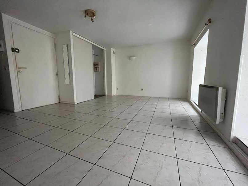 Location  appartement 1 pièce 24 m² à La Rochelle (17000), 501 €