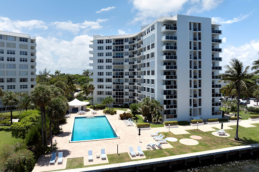 Appartement avec piscine 1