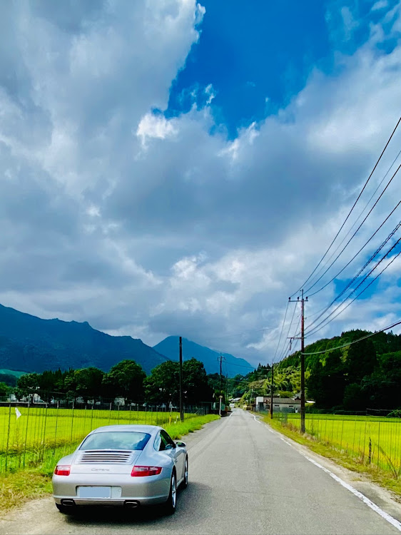 997の997・ポルシェ・墓参りは大事・田園風景と愛車に関するカスタム事例の投稿画像1枚目