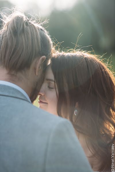 Fotógrafo de casamento Rinat Yamaev (izhairguns). Foto de 1 de outubro 2021