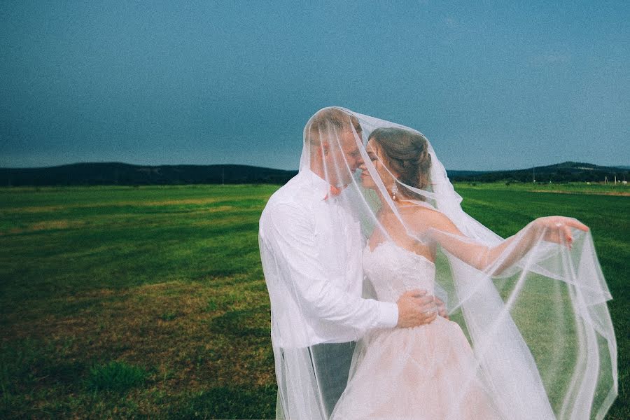 Fotógrafo de casamento Viktor Pavlov (victorphoto). Foto de 14 de novembro 2016