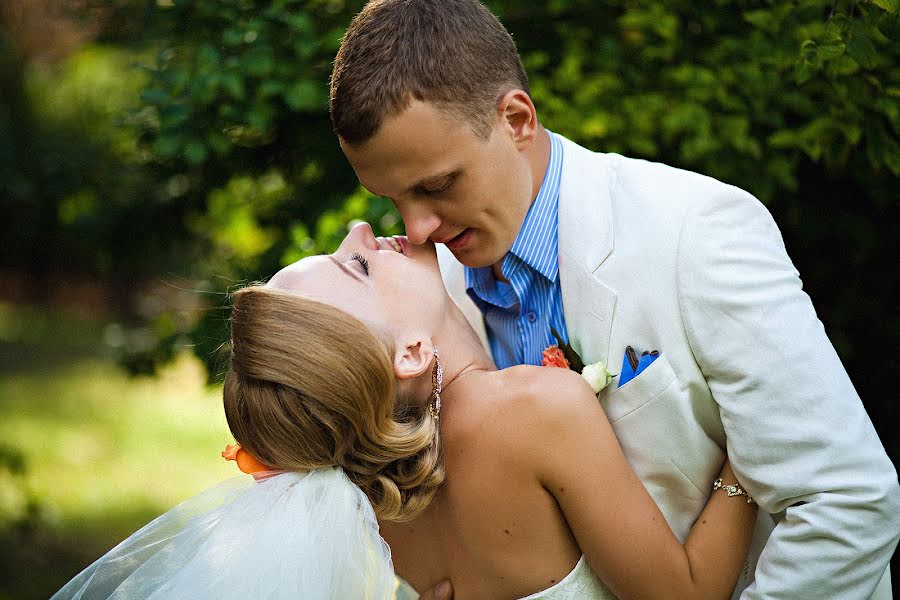 Fotógrafo de casamento Elena Skakunova (koluntaeva). Foto de 14 de março 2016