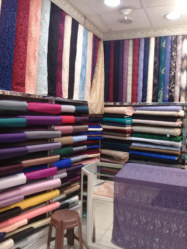 بن حاتم لأجود أنواع الأقمشة 