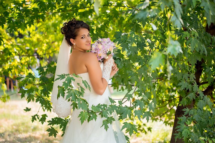 Fotógrafo de casamento Stanislav Trushkin (bonyfacci). Foto de 3 de setembro 2014