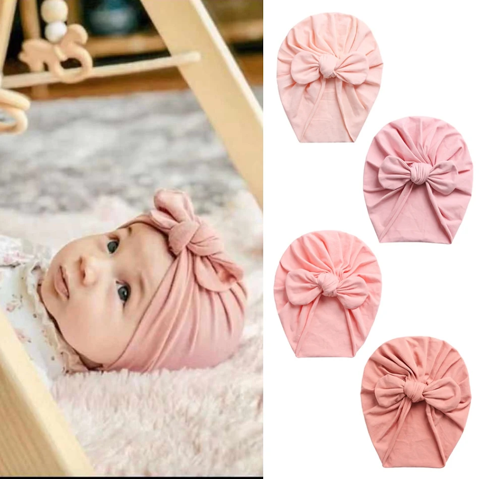 Bonnet bébé nouveau-né fin style automne, protège la fontanelle. Doux, léger et idéal pour les températures douces.