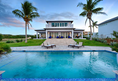 House with pool and terrace 13