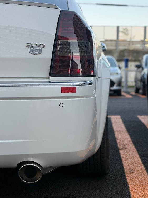300C セダンのクマさんが投稿したカスタム事例の投稿画像1枚目