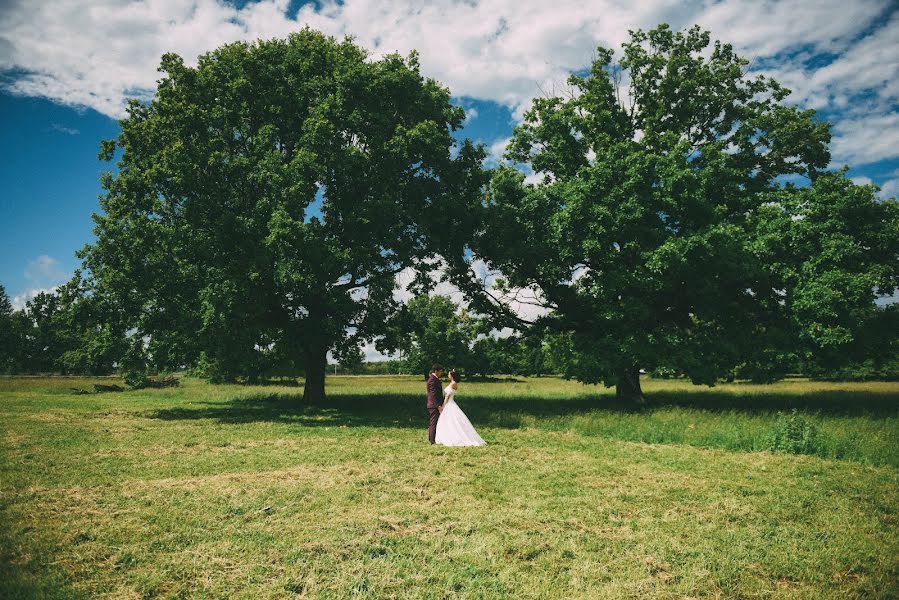 Fotógrafo de bodas Denis Khuseyn (legvinl). Foto del 2 de julio 2018