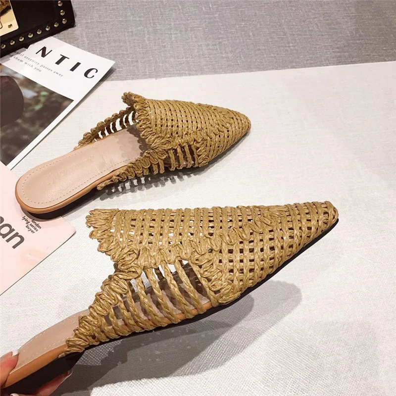 Dames flats schoenen Mules Rattan Slippers met spitse neus en hol ontwerp. Comfortabele slippers voor dagelijks gebruik.
