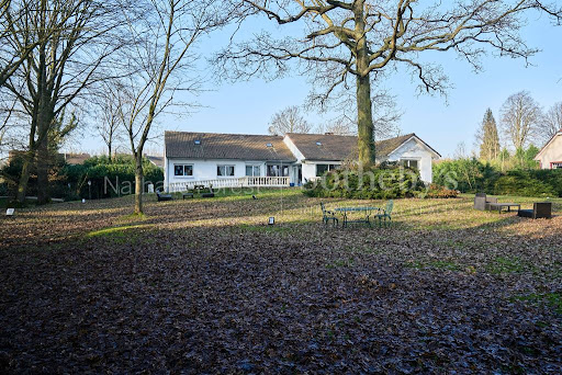 House with garden and terrace 2