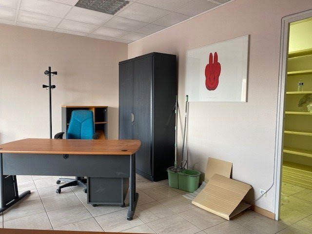 Location  locaux professionnels  36 m² à Saint-Jean-le-Blanc (45650), 624 €