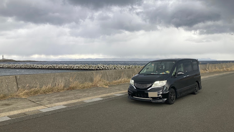 セレナの曇り空と愛車・大間崎・多走行車に関するカスタム事例の投稿画像1枚目