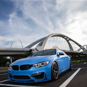 M4 クーペ F82