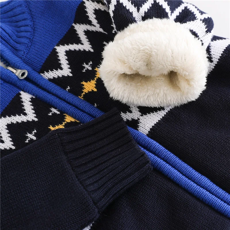 Kinderkleding plus fluwelen vest trui. Zacht en comfortabel vest voor kinderen. Perfect voor extra warmte en een stijlvolle uitstraling.