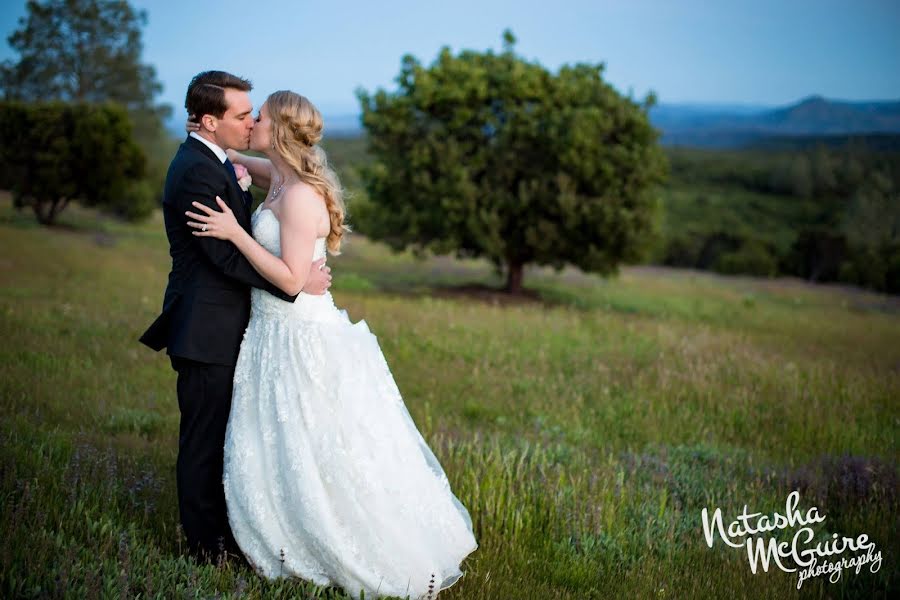 Fotografo di matrimoni Natasha Mcguire (natashamcguire). Foto del 8 settembre 2019