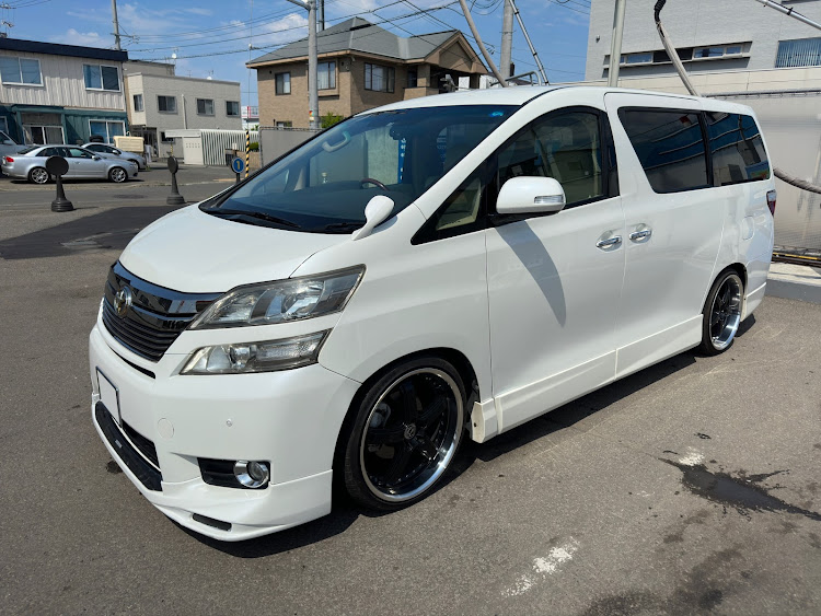 ヴェルファイアの洗車・晴天・20インチ・ホイール交換に関するカスタム事例の投稿画像2枚目