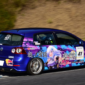 ゴルフ R32