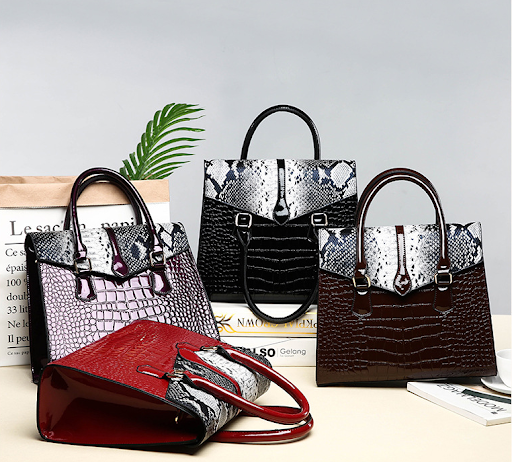 Title 1, Bolsa Tote Serpentine de grande capacidade, a s...