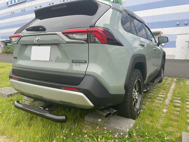 RAV4のRAV4・ワンオフマフラー・好きにまみれろ‼️に関するカスタム事例の投稿画像1枚目