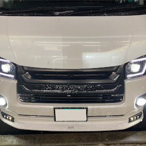 ハイエースバン TRH200V