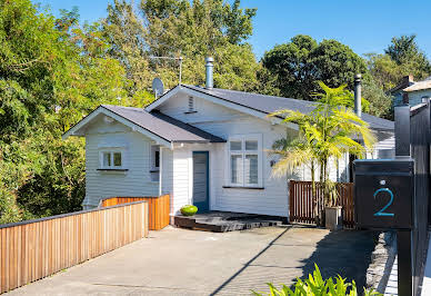 House with garden 8