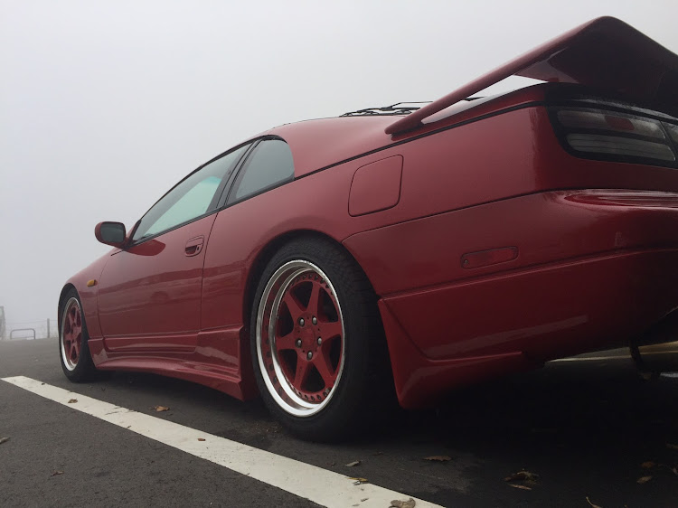 フェアレディZ 300ZX ツインターボの右斜め前写真展・フェアレディZ・z32・カメ活・ホワイトロードに関するカスタム事例の投稿画像3枚目