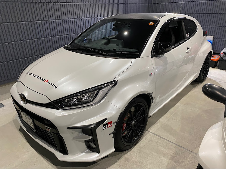 GRヤリスの板金37万コース・ヤリスはいいぞ・退院祝い・やっぱりMTは楽しい・おかえり相棒に関するカスタム事例の投稿画像1枚目