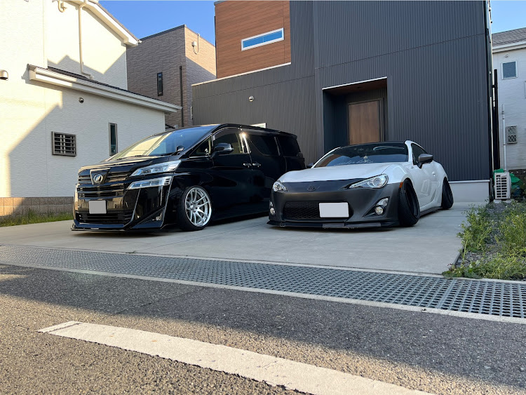 ヴェルファイアのcamber holicに関するカスタム事例の投稿画像2枚目