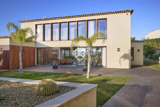 Property with pool 4