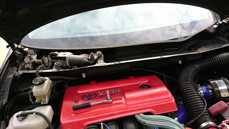 ウィッシュのタワーバー取付・クスコ フロントタワーバー・焦って作業・2018ベストショットに関するカスタム事例の投稿画像1枚目