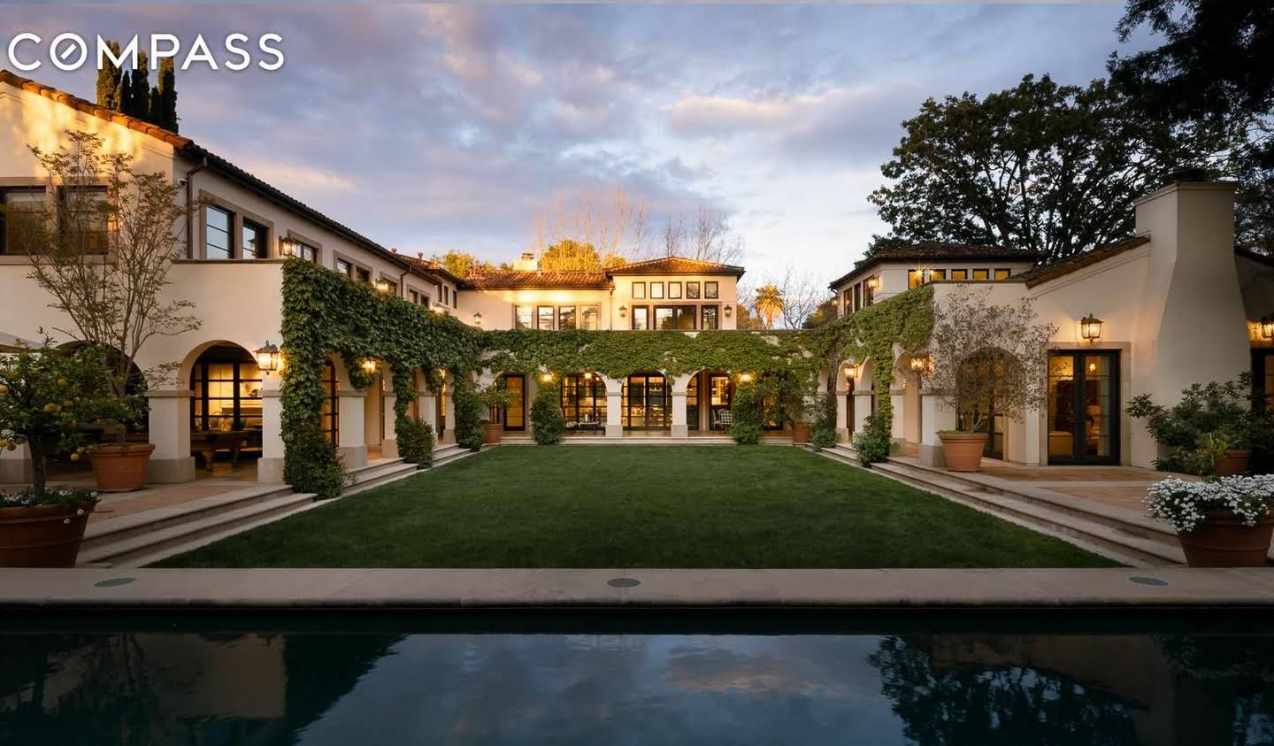 House with pool Palo Alto