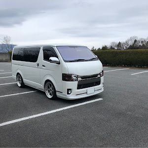 ハイエースバン TRH200V