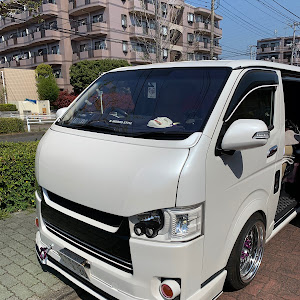 ハイエースバン TRH200V